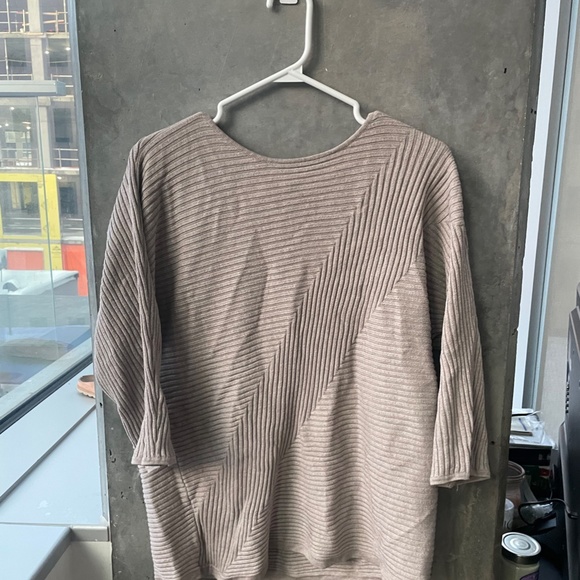 Chico's beige sweater size 2 for women - Picture 4 of 10
